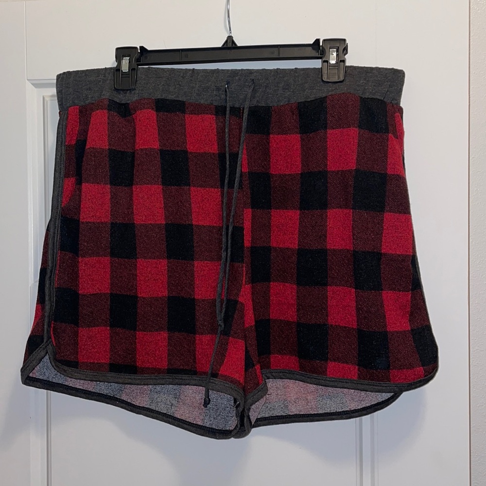 NEW RED BUFFALO PLAID HOLIDAY CHRISTMAS SHORTS ELASTIC WAIST WITH DRAWSTRING